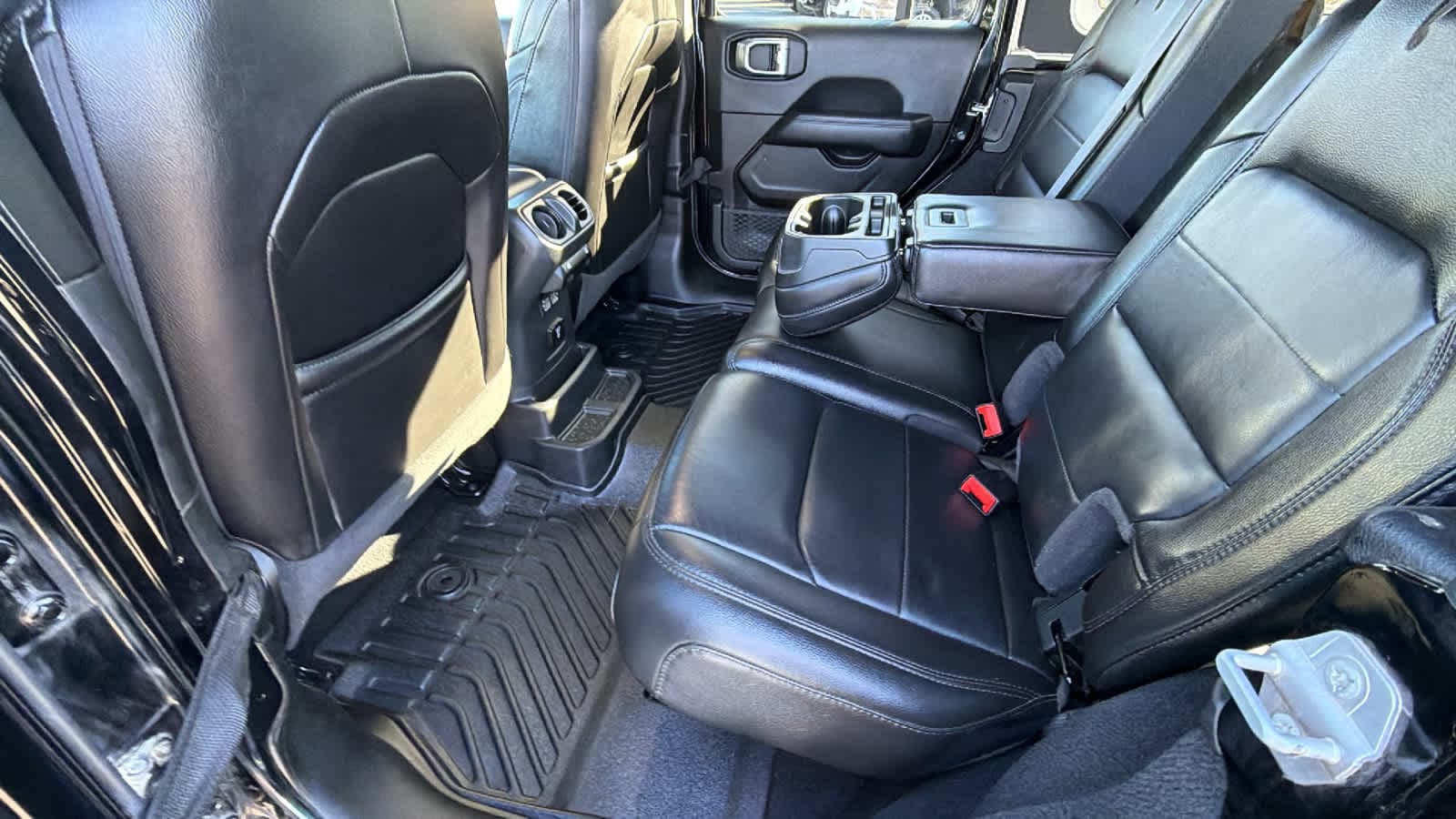 Thumbnail: 2021 Jeep Wrangler - 24