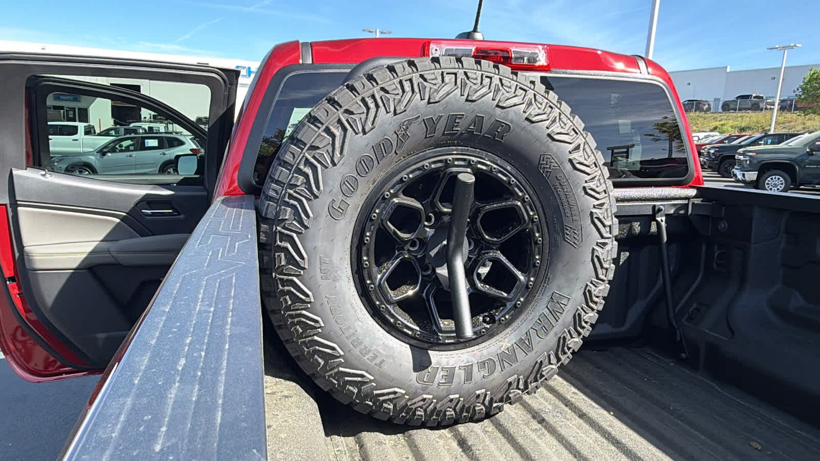 Thumbnail: 2026 Chevrolet Colorado - 31