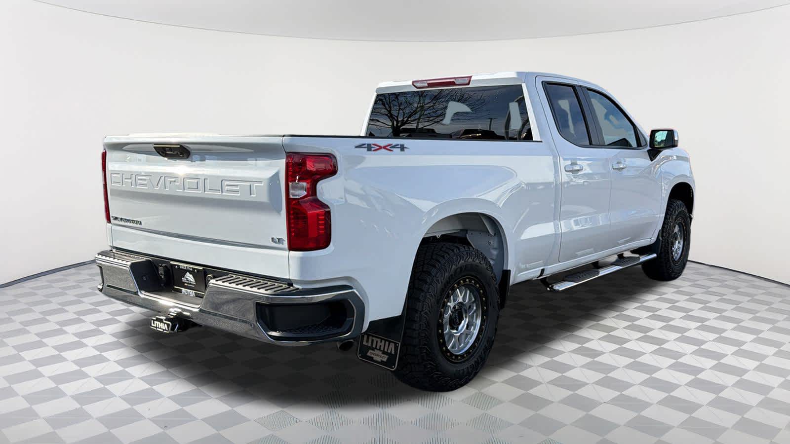 Thumbnail: 2026 Chevrolet Silverado 1500 - 5