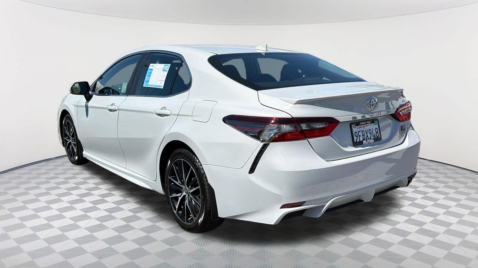 Thumbnail: 2023 Toyota Camry - 6