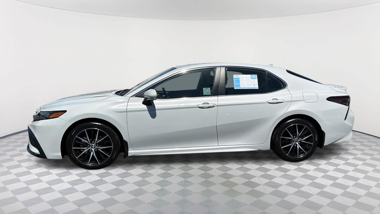 Thumbnail: 2023 Toyota Camry - 7