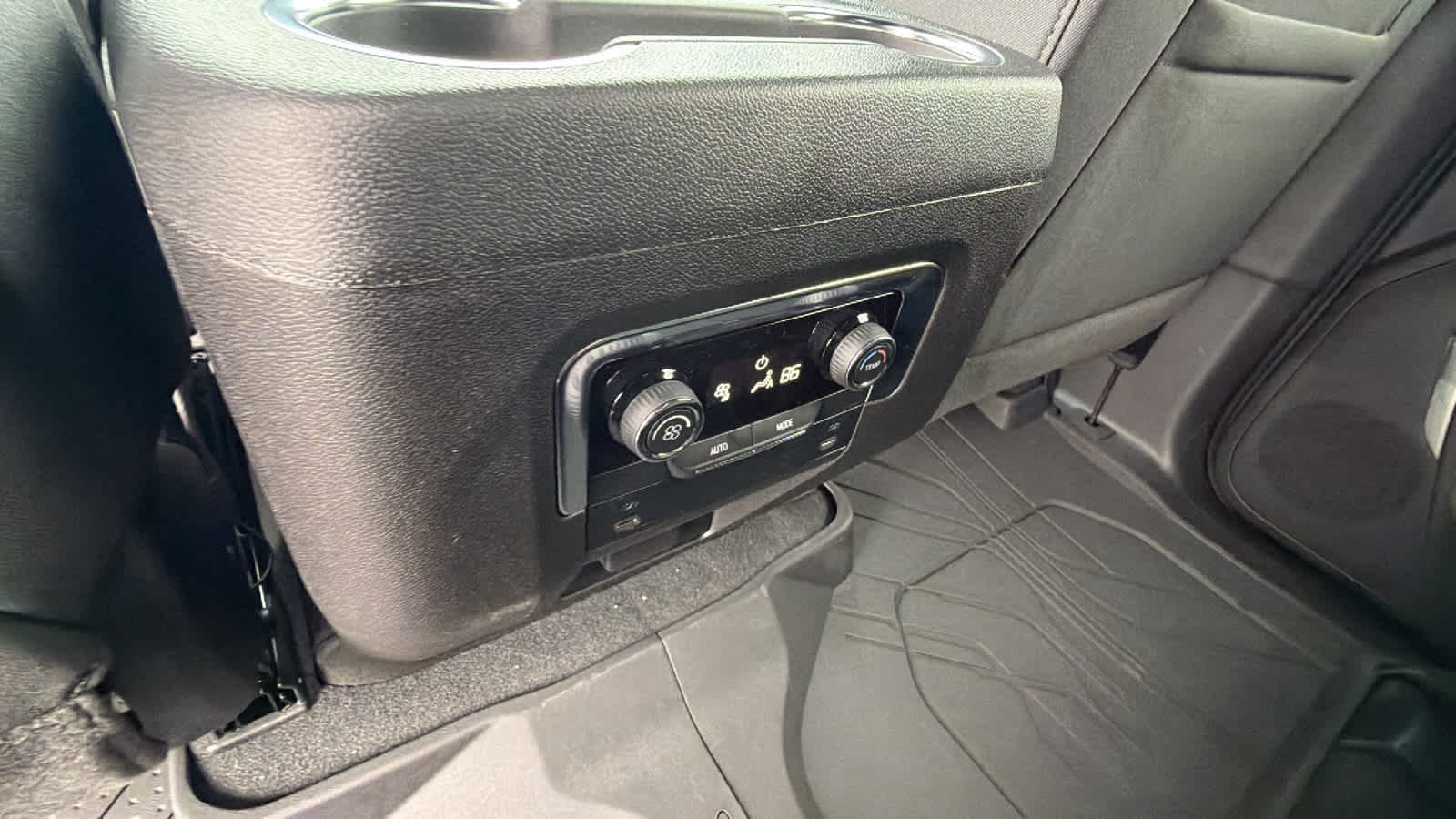 Thumbnail: 2026 Chevrolet Tahoe - 25