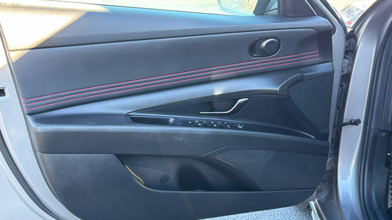 Thumbnail: 2022 Hyundai Elantra - 23