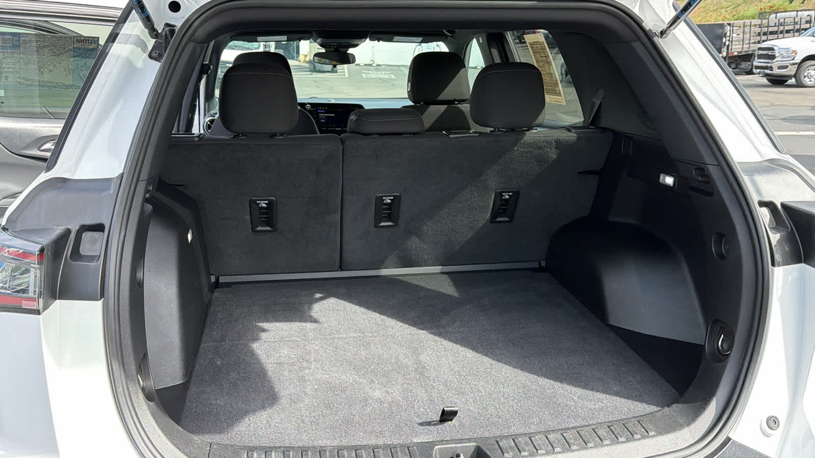 Thumbnail: 2025 Chevrolet Equinox - 27