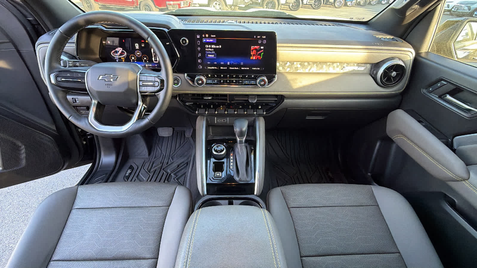 Thumbnail: 2024 Chevrolet Colorado - 26