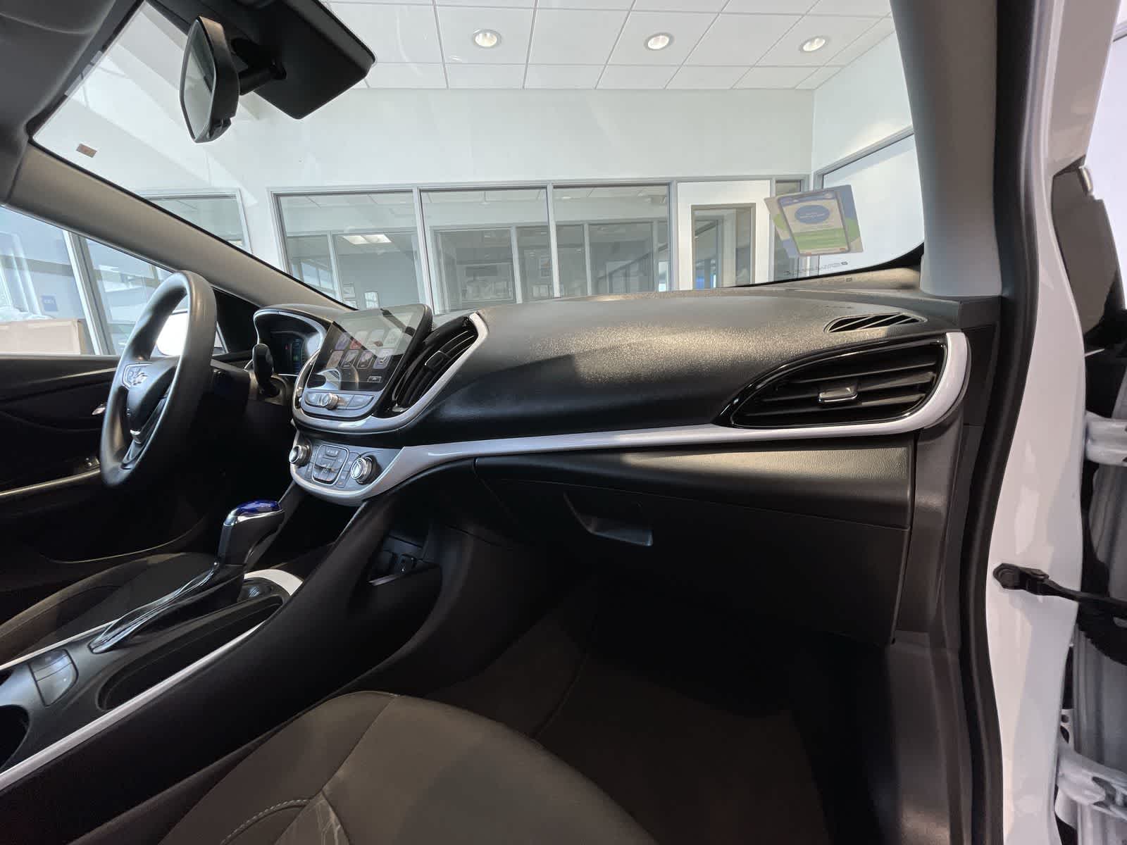 Thumbnail: 2018 Chevrolet Volt - 27