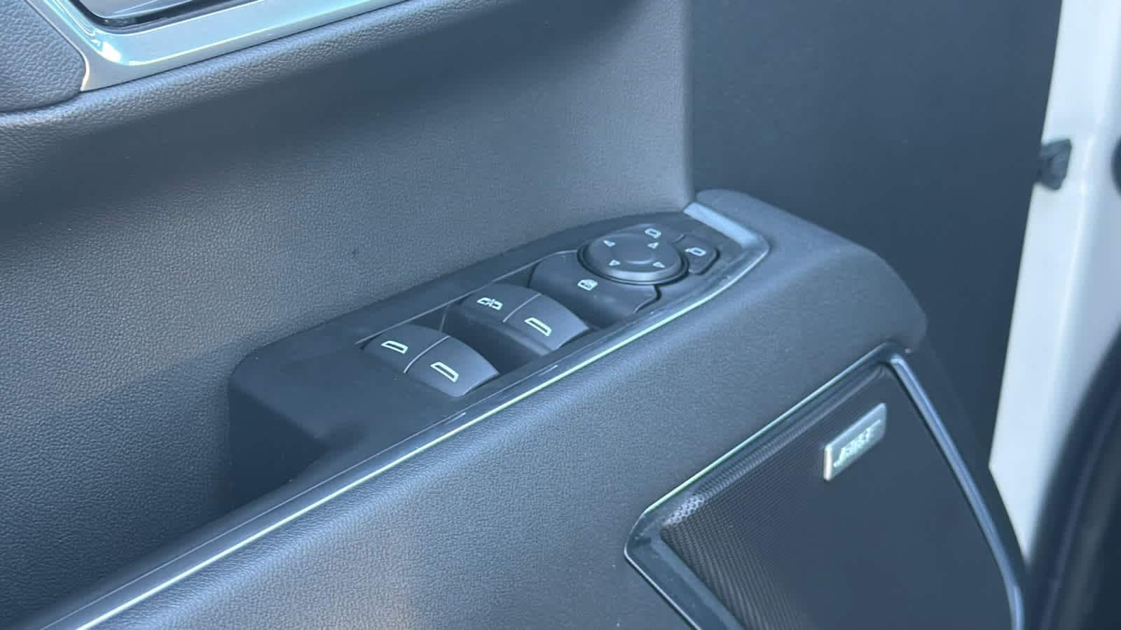 Thumbnail: 2026 Chevrolet Silverado 1500 - 22