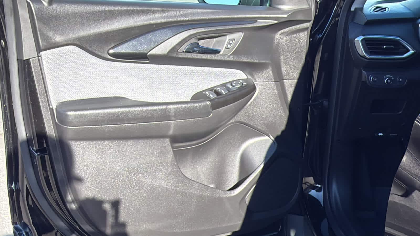 Thumbnail: 2023 Chevrolet TrailBlazer - 23