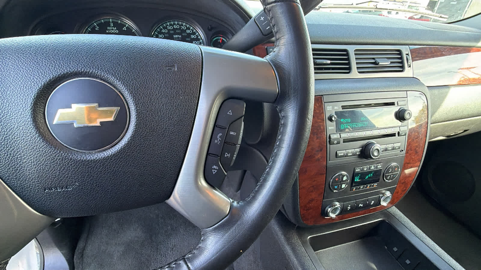Thumbnail: 2014 Chevrolet Suburban - 20