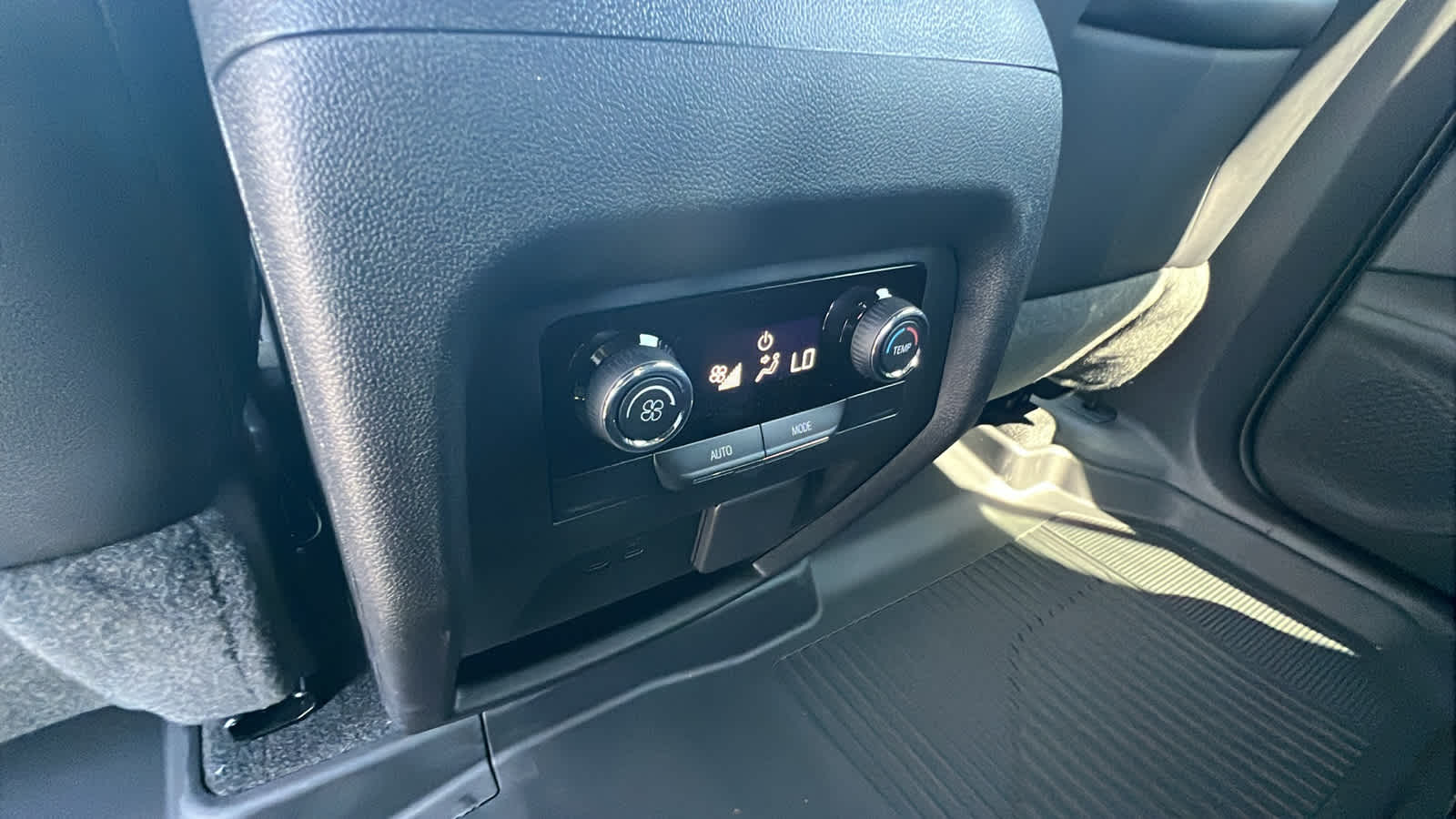 2025 Chevrolet Traverse LT 25