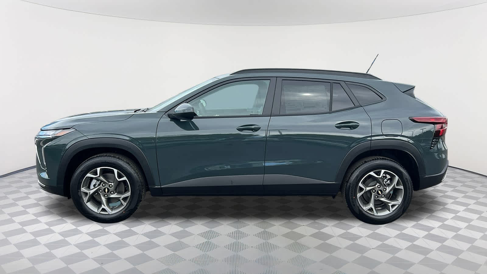 Thumbnail: 2025 Chevrolet Trax - 8