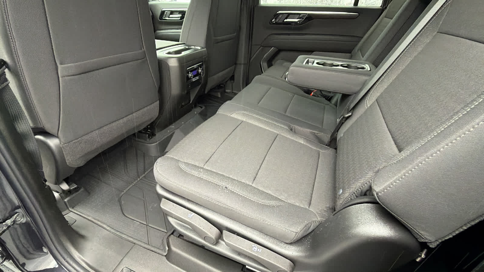 Thumbnail: 2026 Chevrolet Suburban - 24