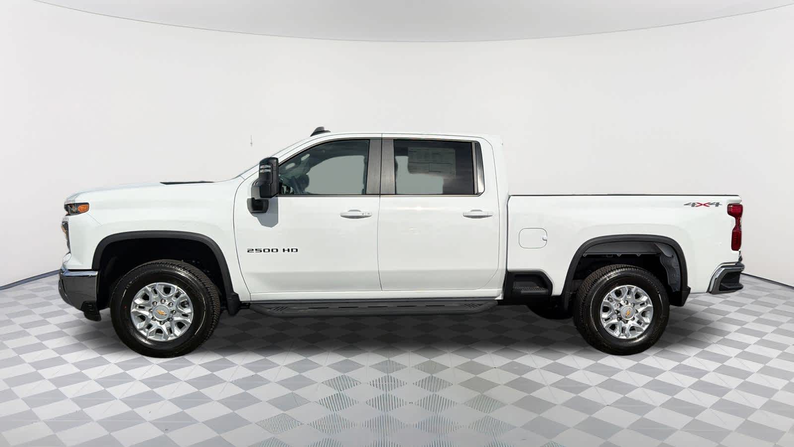 Thumbnail: 2026 Chevrolet Silverado 2500 - 8