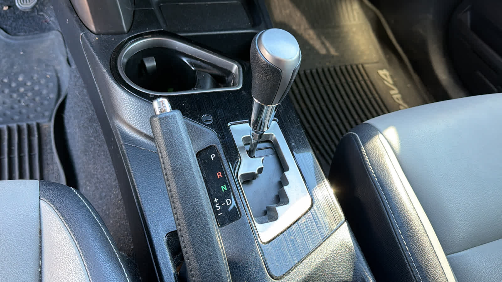 Thumbnail: 2018 Toyota RAV4 - 12