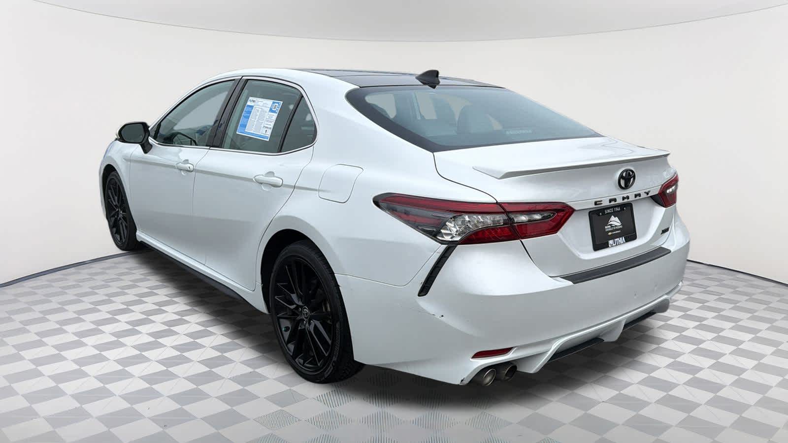 Thumbnail: 2022 Toyota Camry - 7