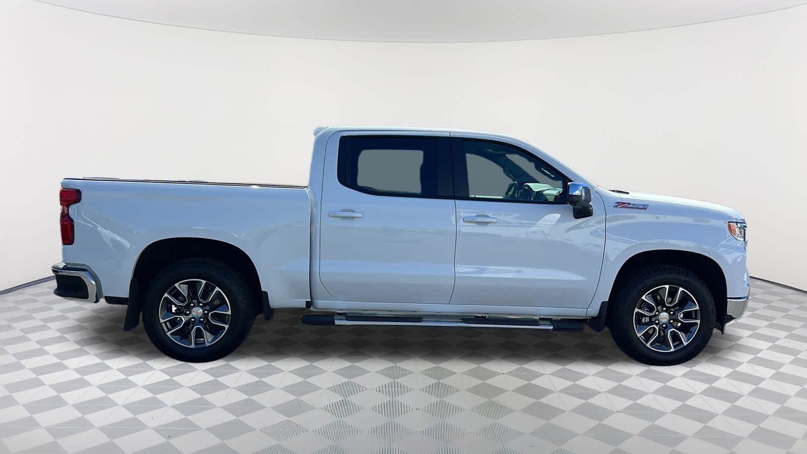 Thumbnail: 2025 Chevrolet Silverado 1500 - 4