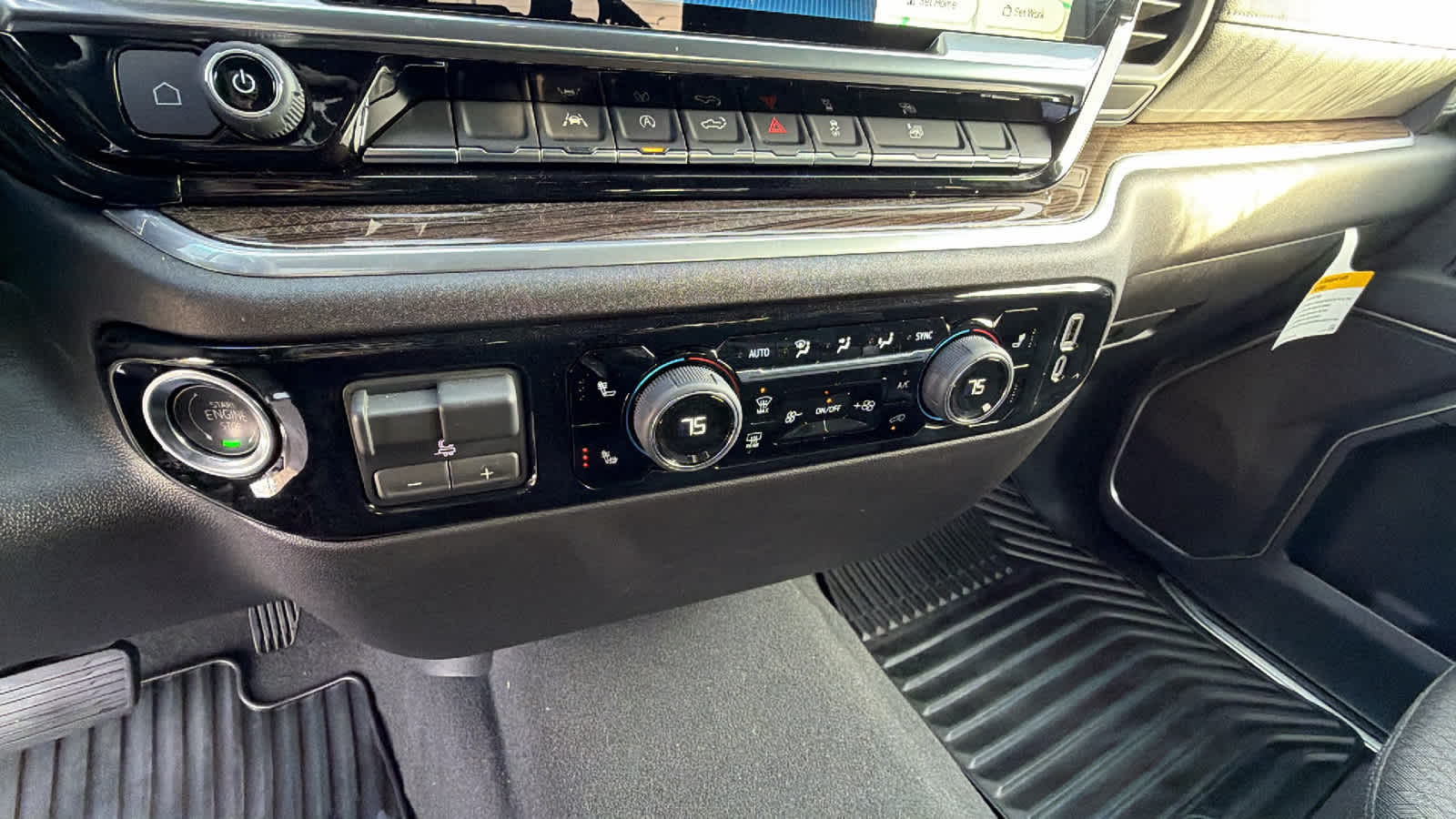 Thumbnail: 2026 Chevrolet Silverado 1500 - 14