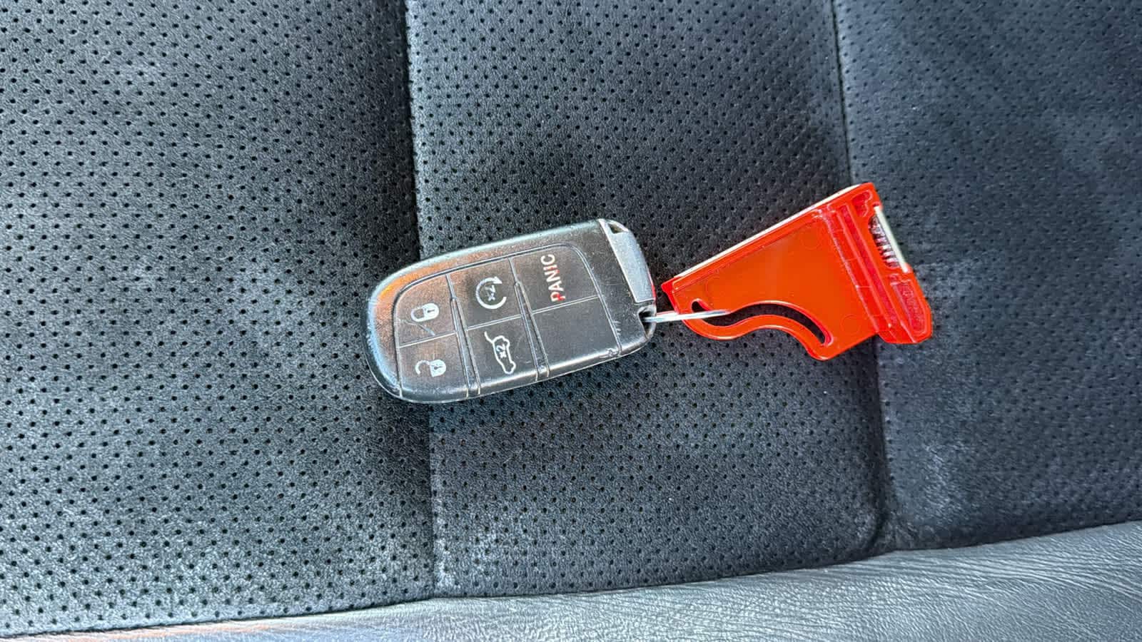 Thumbnail: 2018 Dodge Durango - 27