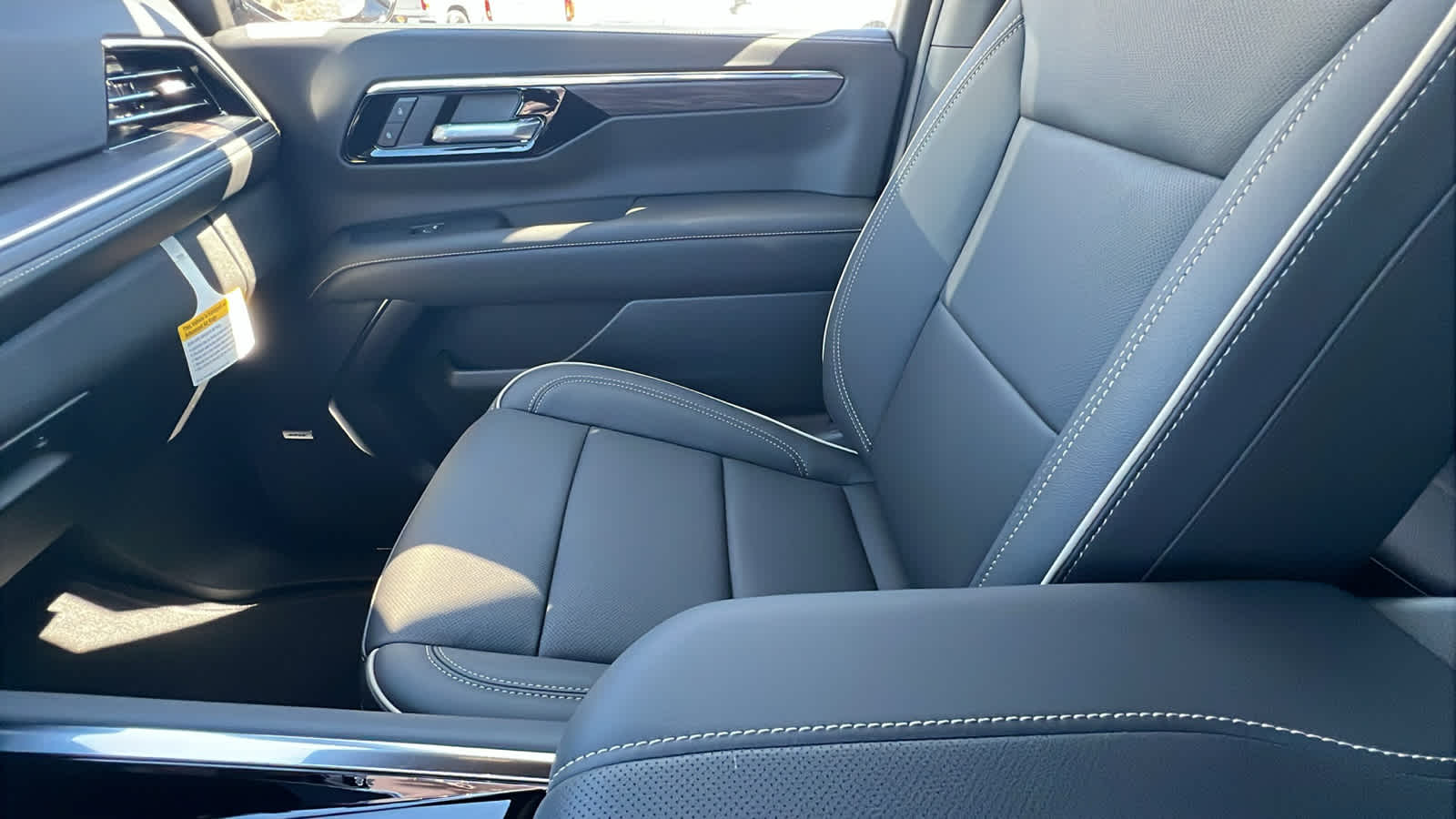 Thumbnail: 2025 Chevrolet Tahoe - 12