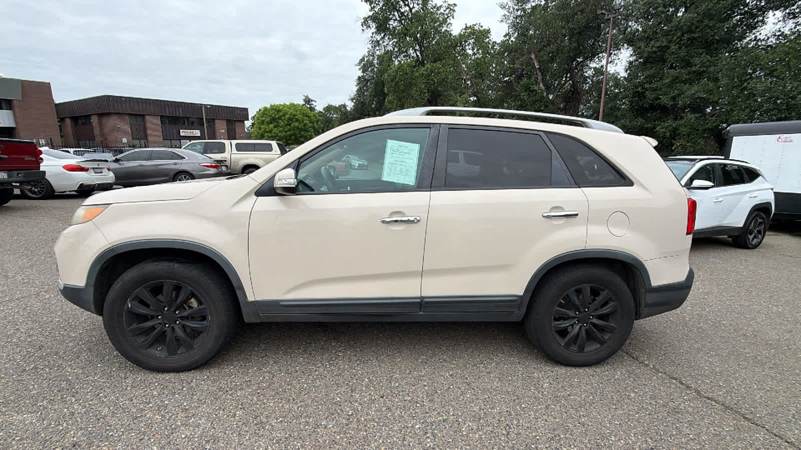 Thumbnail: 2011 Kia Sorento - 8