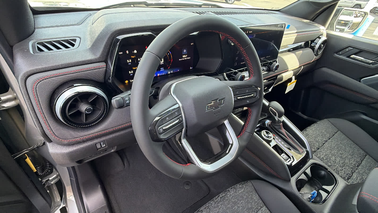 Thumbnail: 2026 Chevrolet Colorado - 10