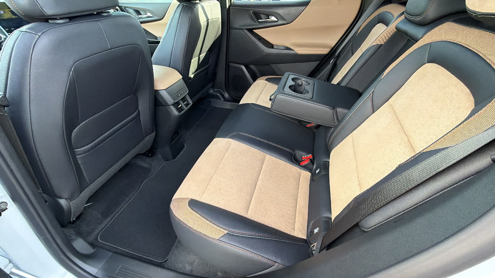 Thumbnail: 2026 Chevrolet Equinox - 24