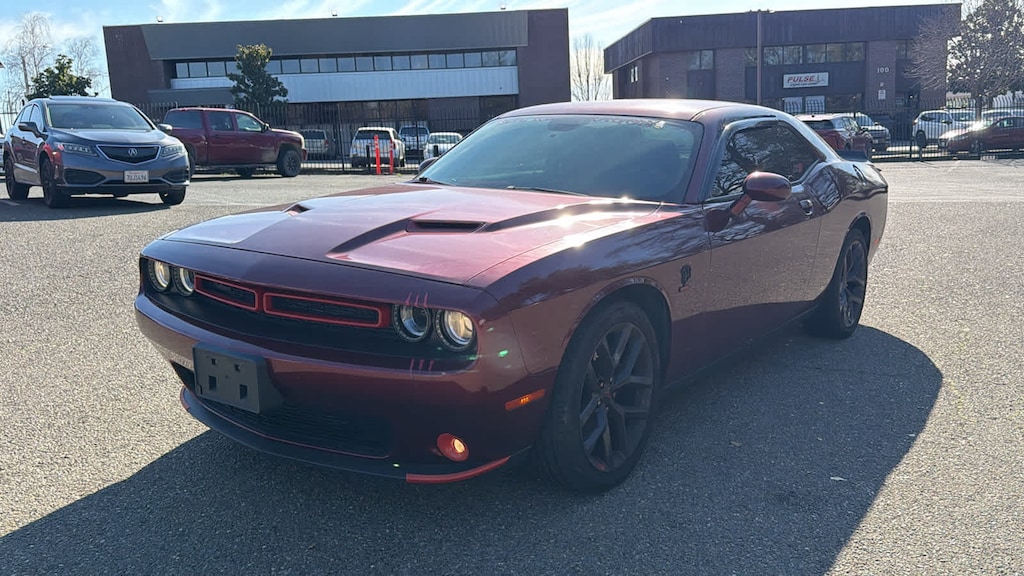 Used 2019 Dodge Challenger SXT