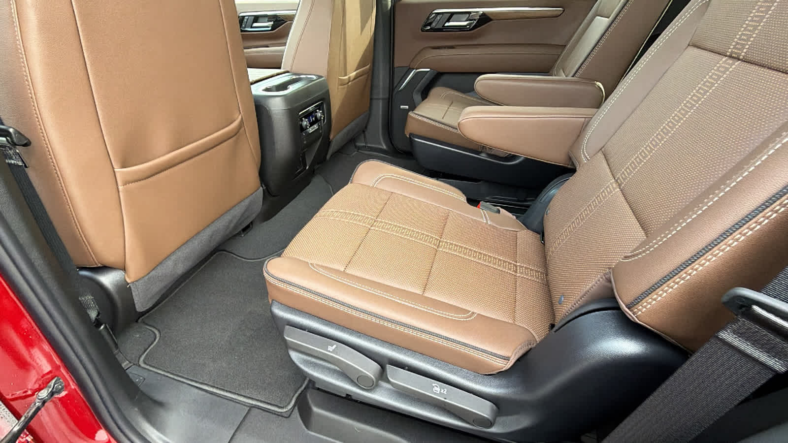 Thumbnail: 2025 Chevrolet Tahoe - 24