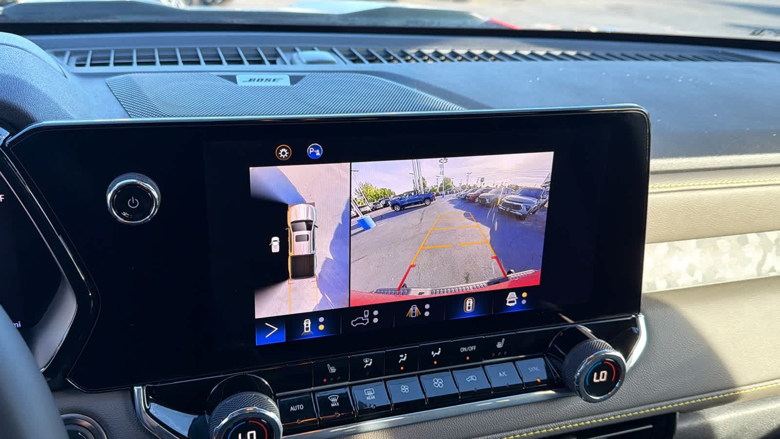 Thumbnail: 2024 Chevrolet Colorado - 16