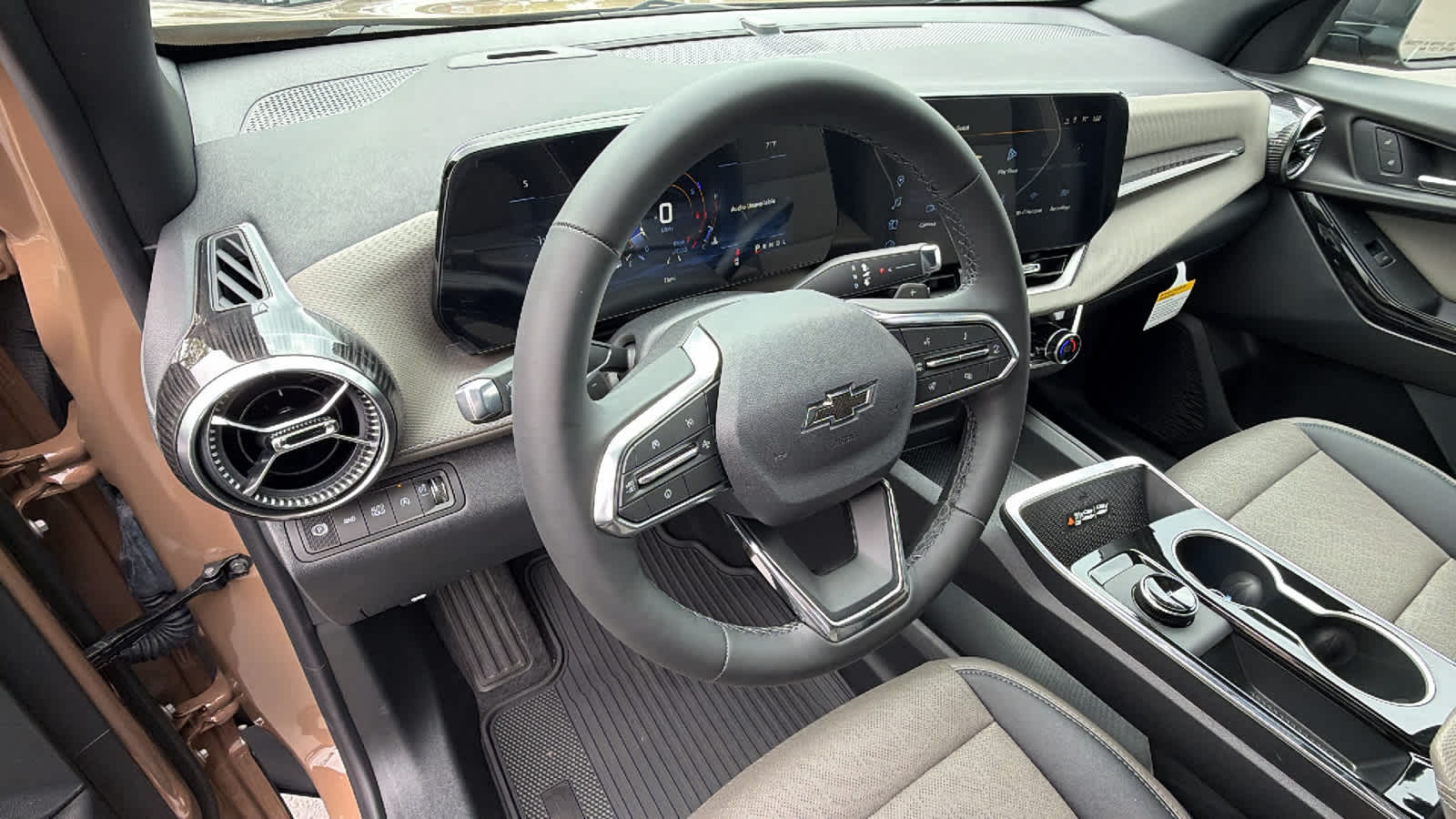 2027 Chevrolet Equinox LT - Photo 10