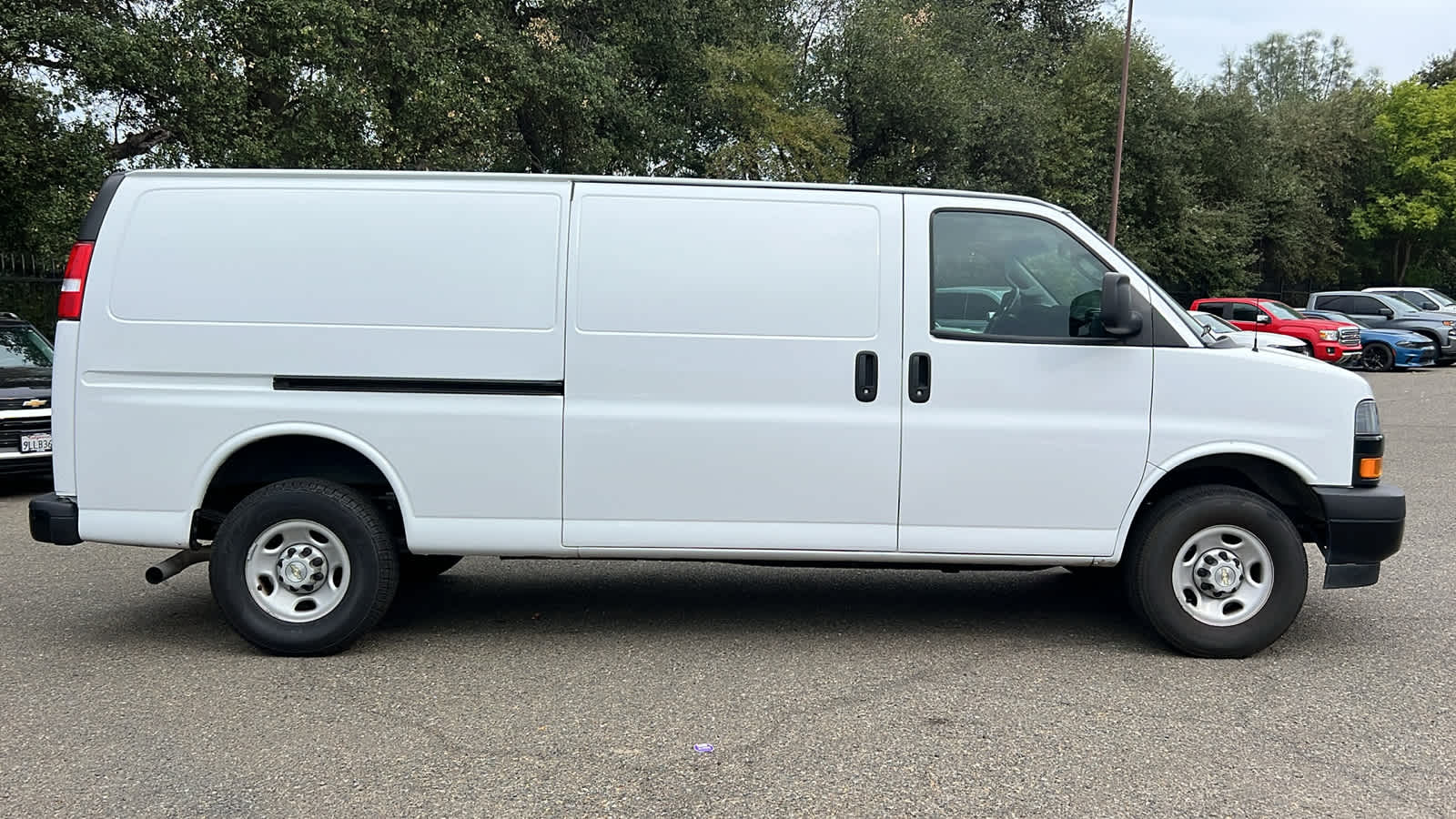 2023 Chevrolet Express Cargo 2500 Van photo 4