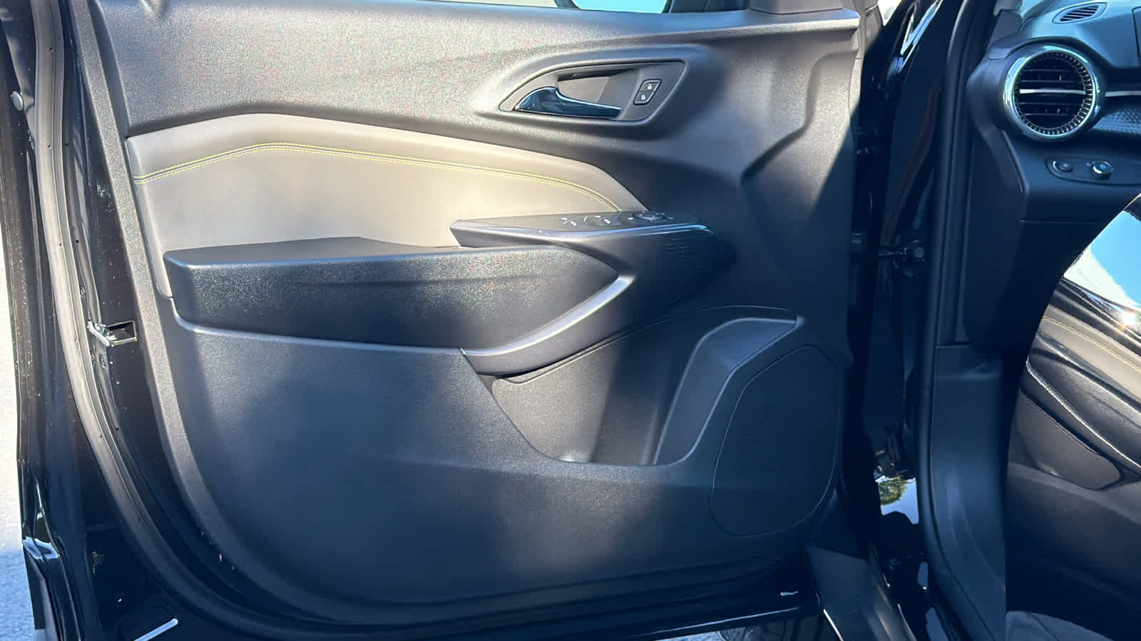2026 Chevrolet Trax Activ - Photo 23