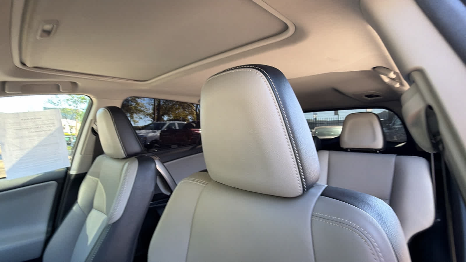 Thumbnail: 2018 Toyota RAV4 - 11