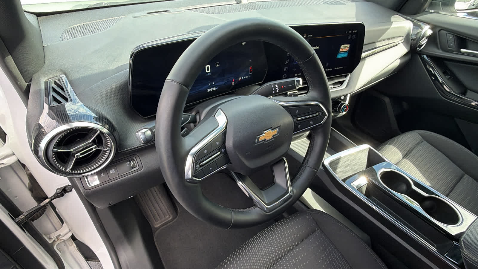 Thumbnail: 2025 Chevrolet Equinox - 10