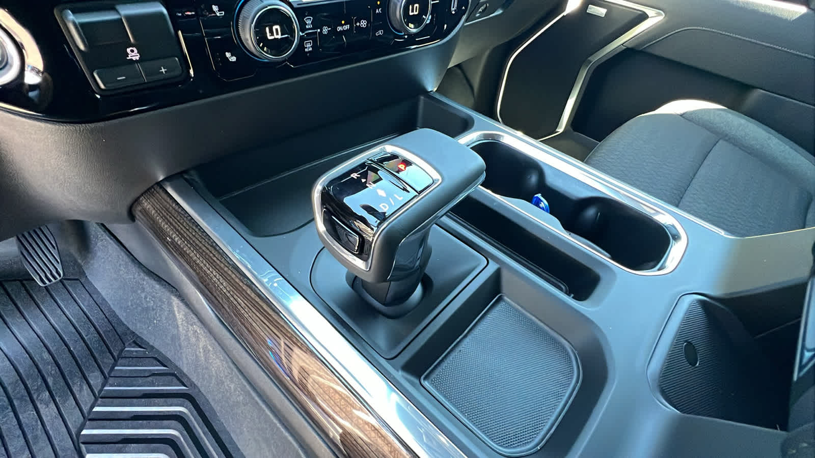 Thumbnail: 2026 Chevrolet Silverado 1500 - 13