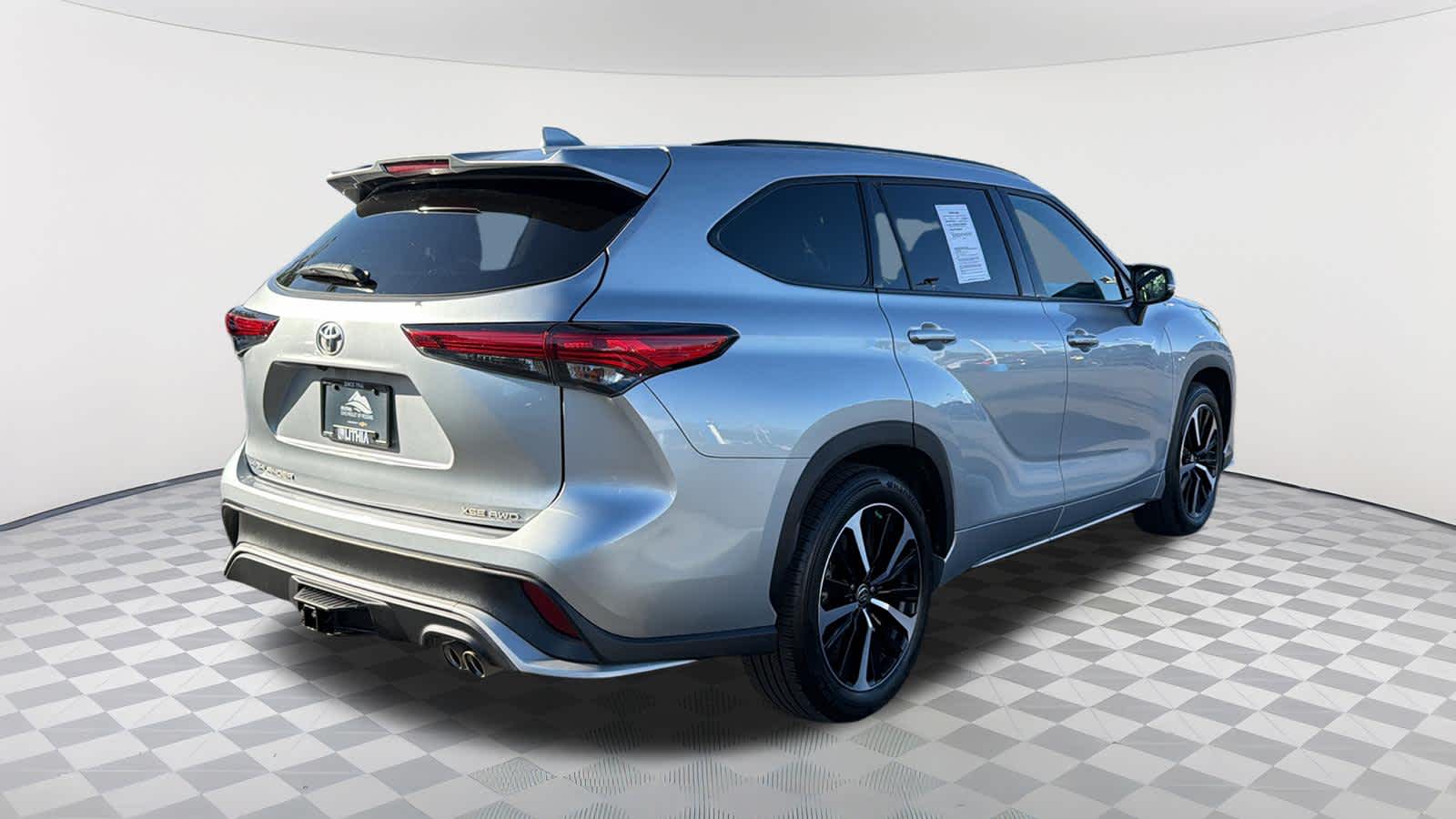 Thumbnail: 2022 Toyota Highlander - 5