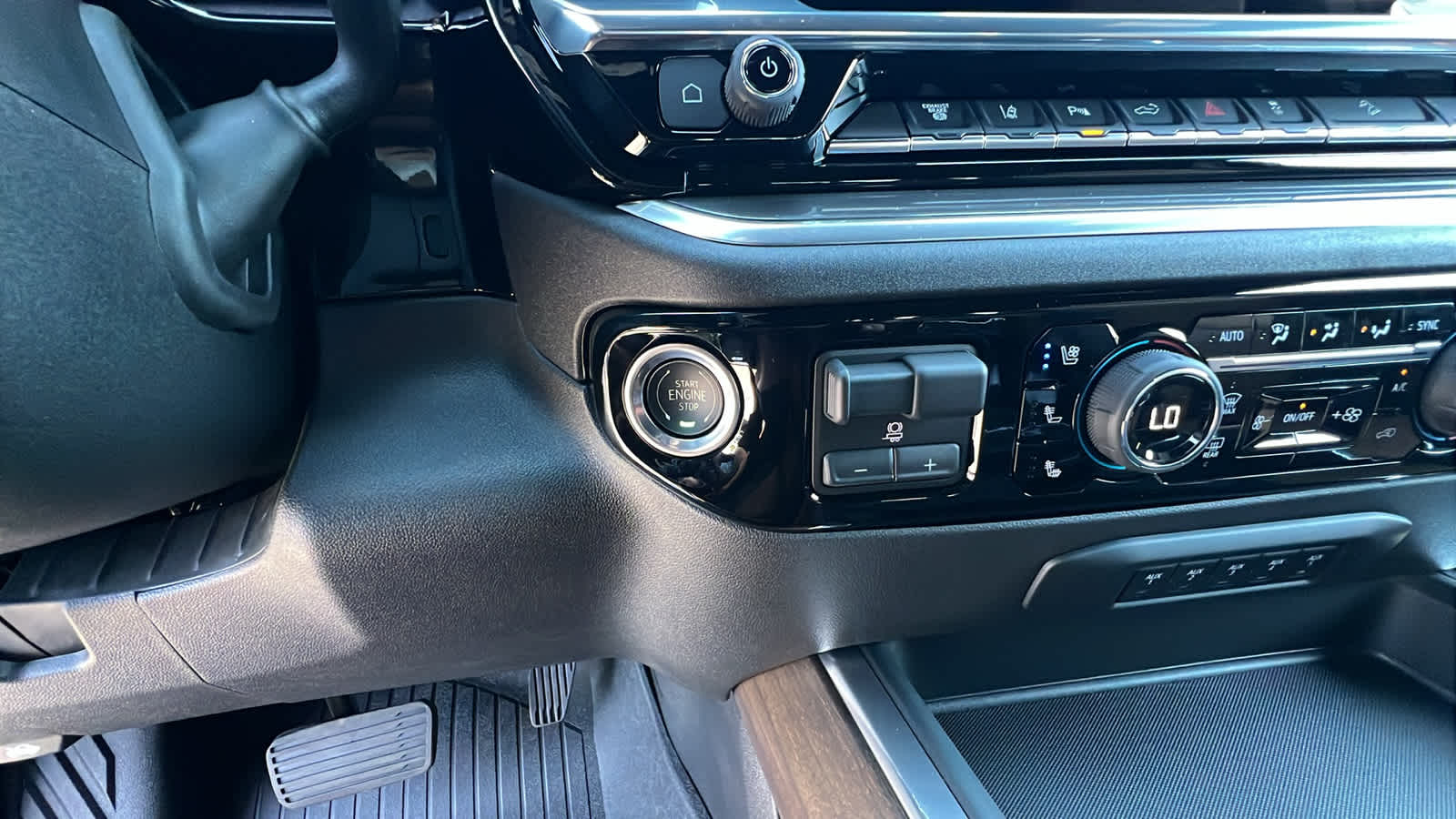 Thumbnail: 2025 Chevrolet Silverado 2500 - 17