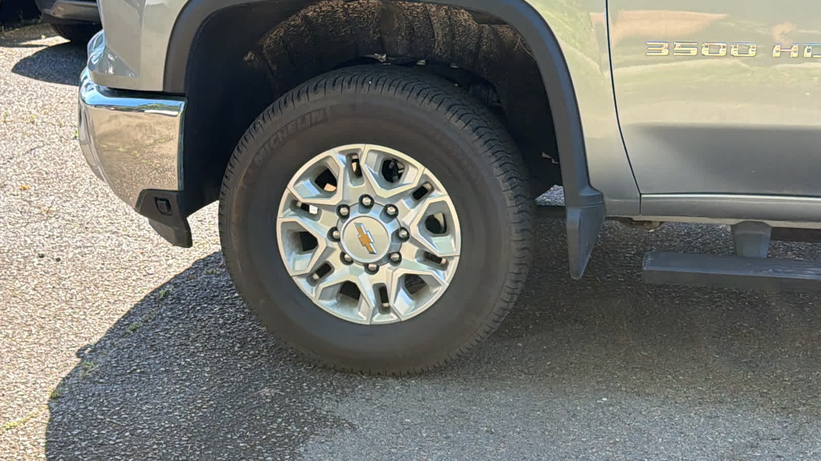 Thumbnail: 2026 Chevrolet Silverado 3500 - 9