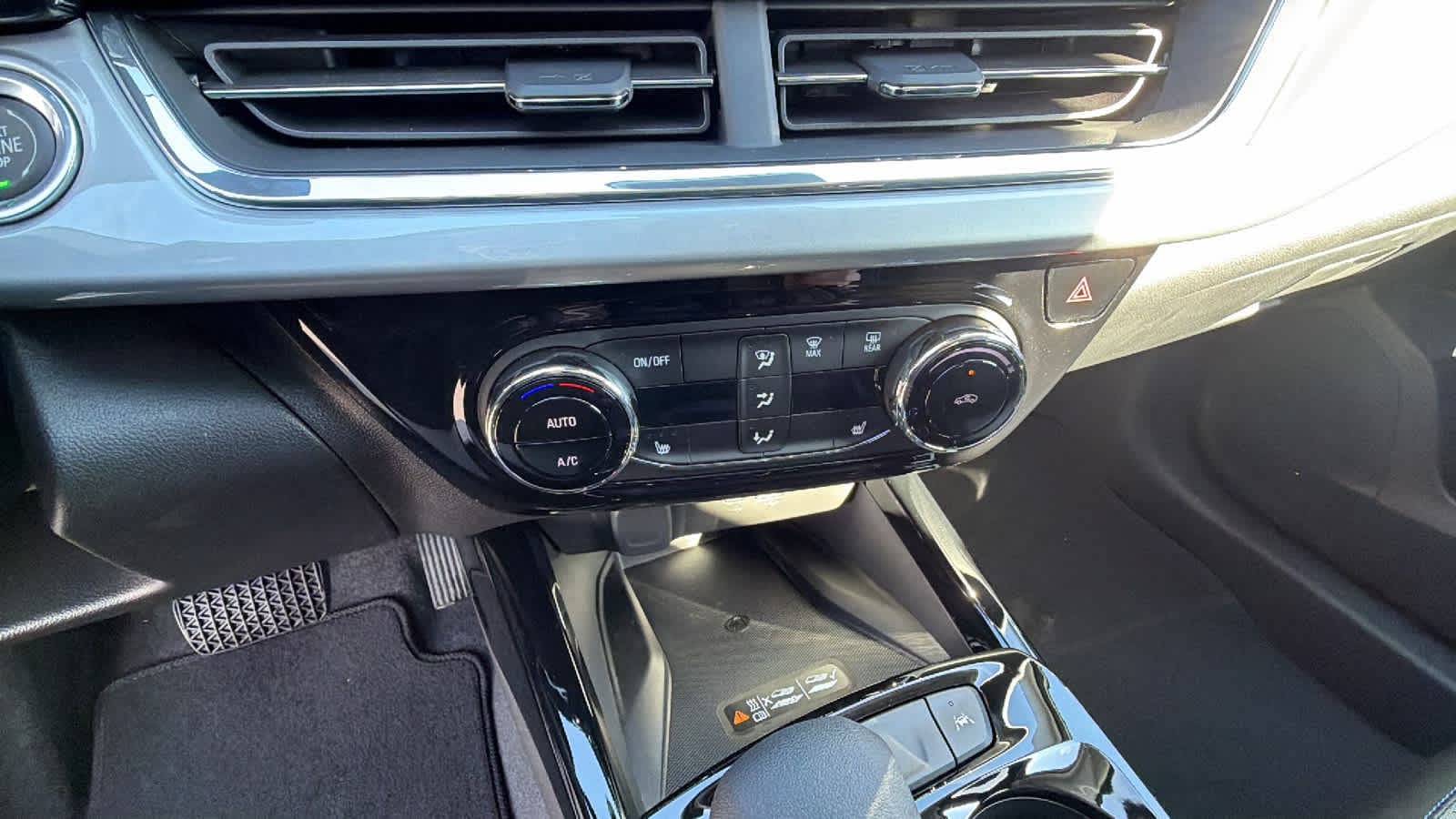 Thumbnail: 2026 Chevrolet Trax - 14