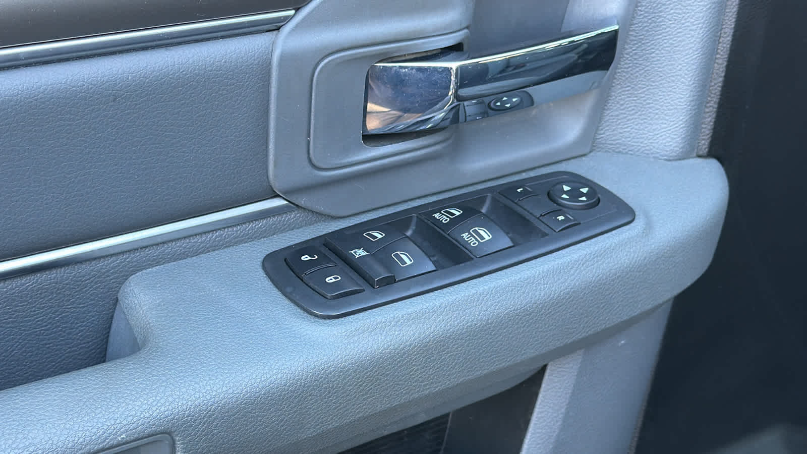 Thumbnail: 2019 RAM 1500 Classic - 22