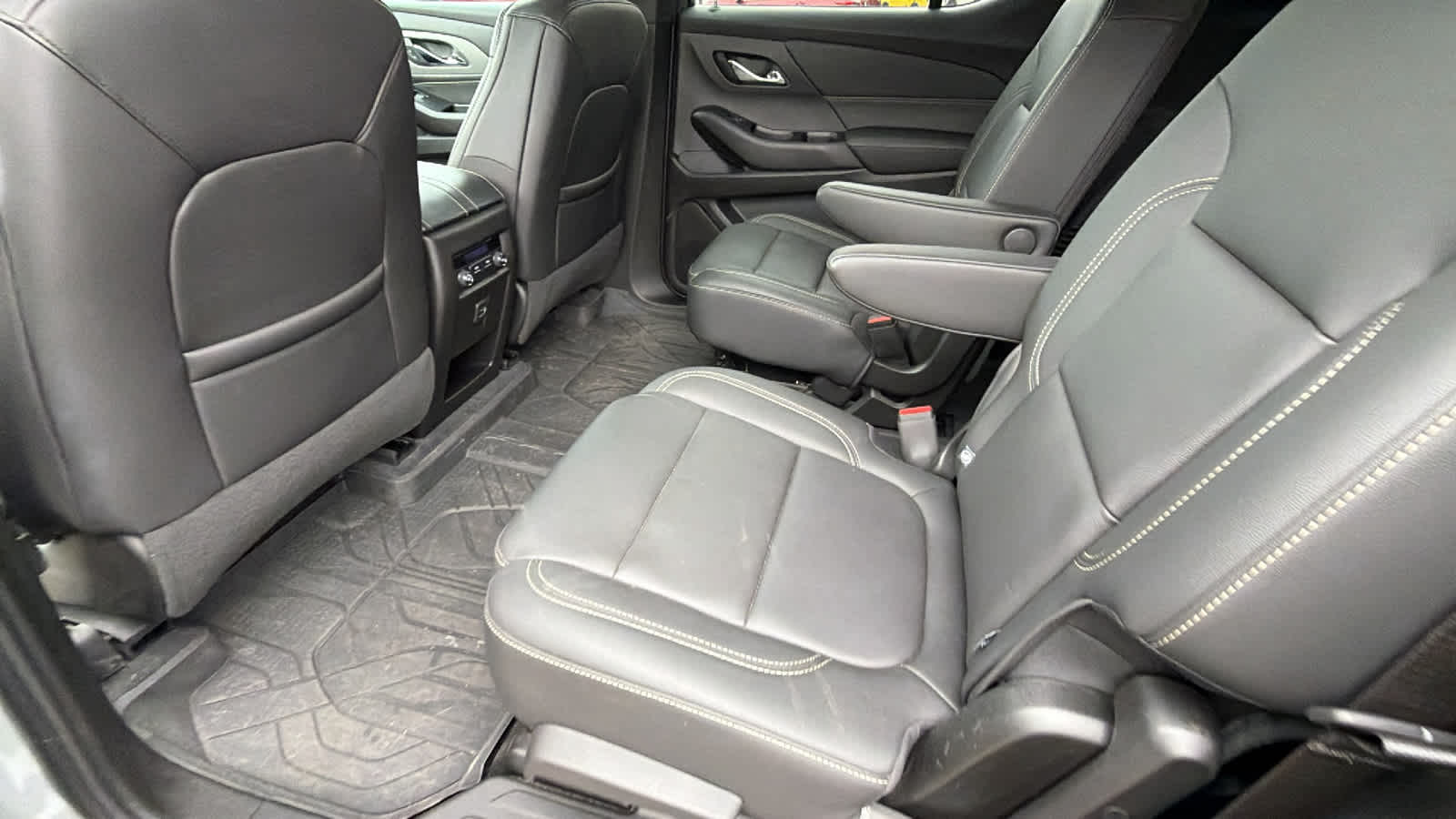 Thumbnail: 2023 Chevrolet Traverse - 17