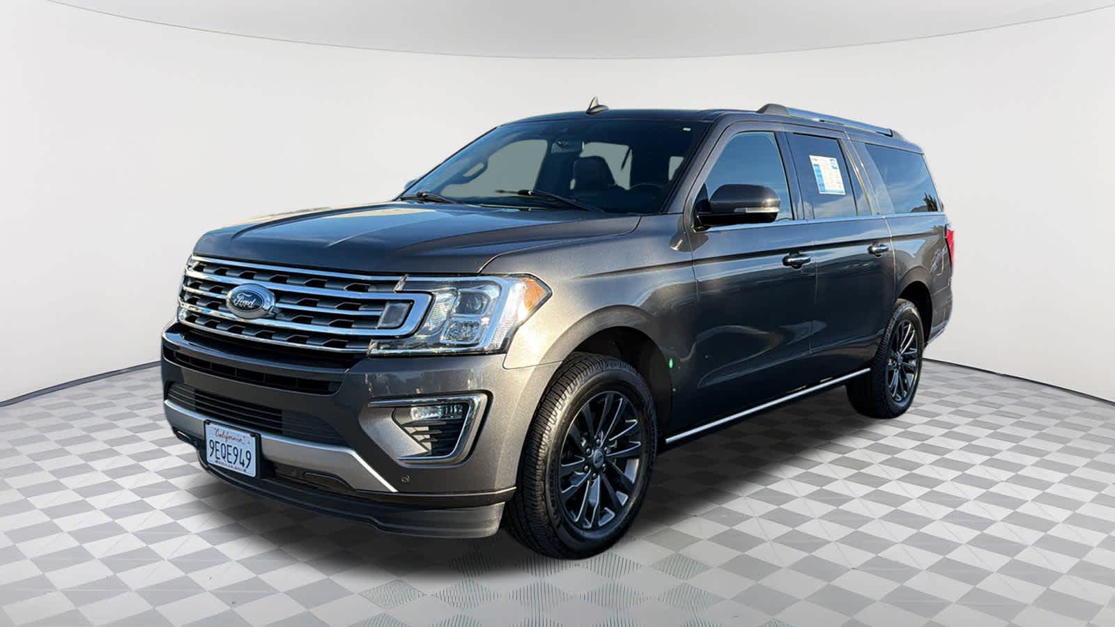 2021 Ford Expedition Limited's photo