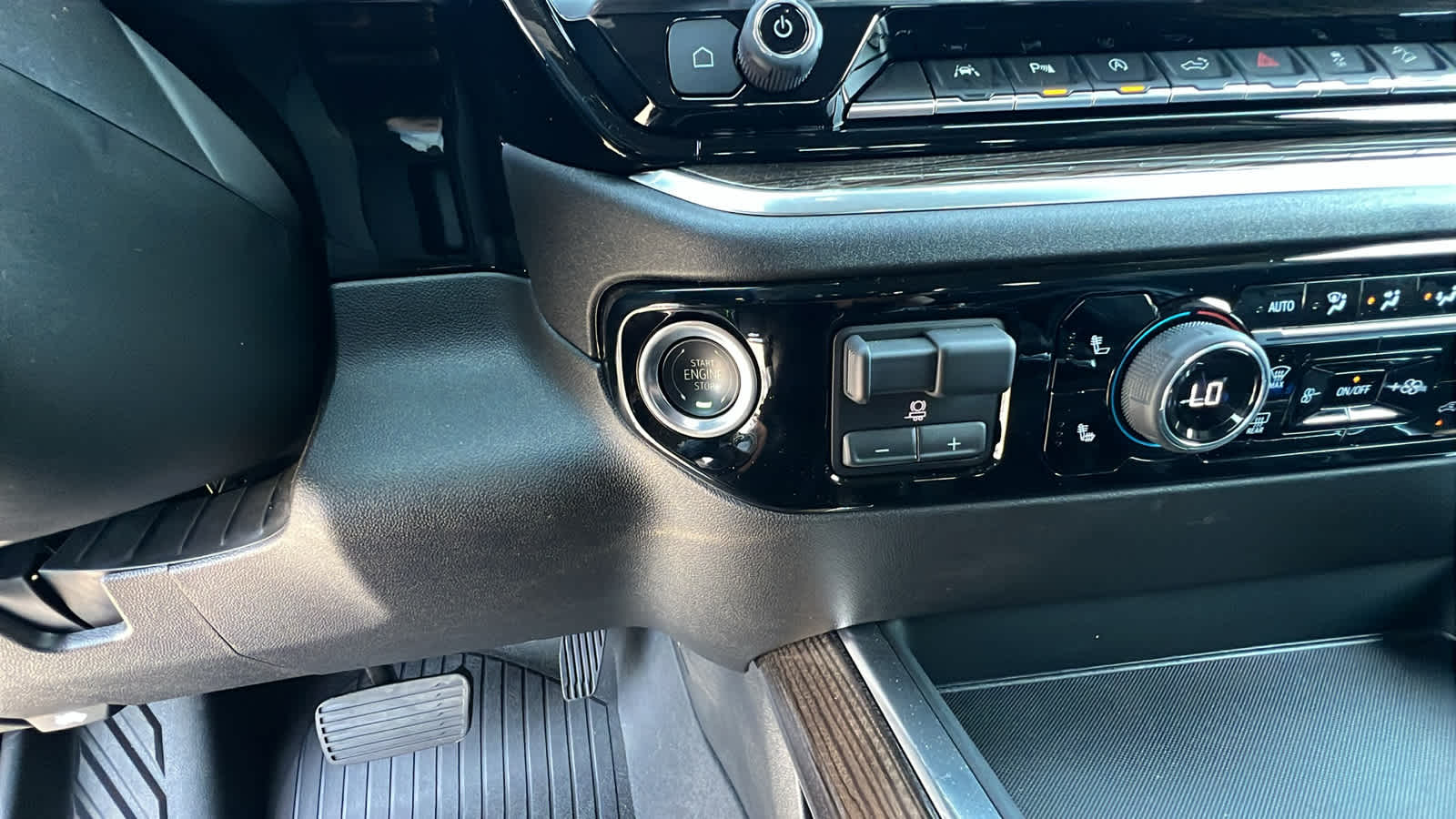 Thumbnail: 2025 Chevrolet Silverado 1500 - 17