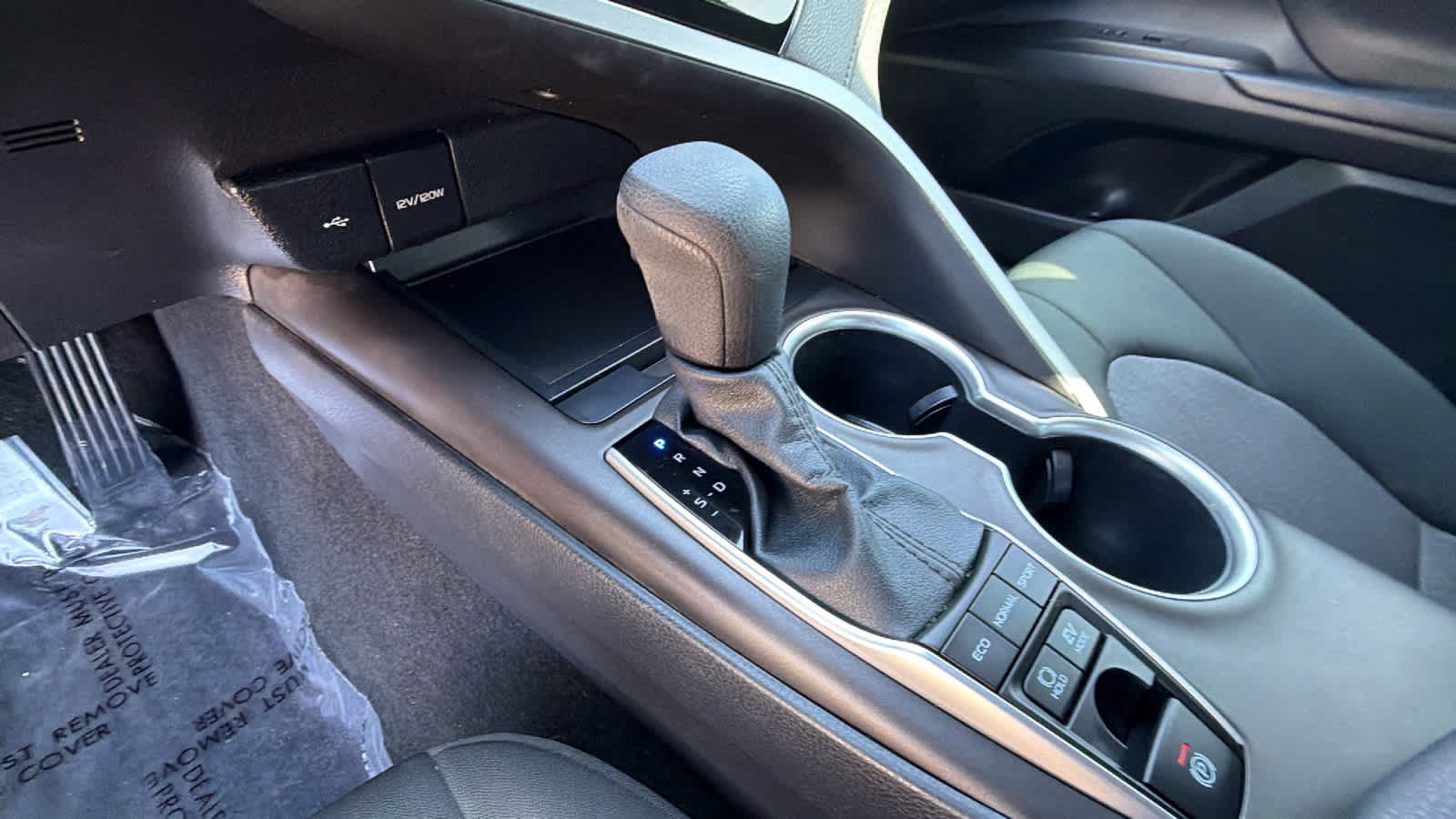 Thumbnail: 2023 Toyota Camry - 12