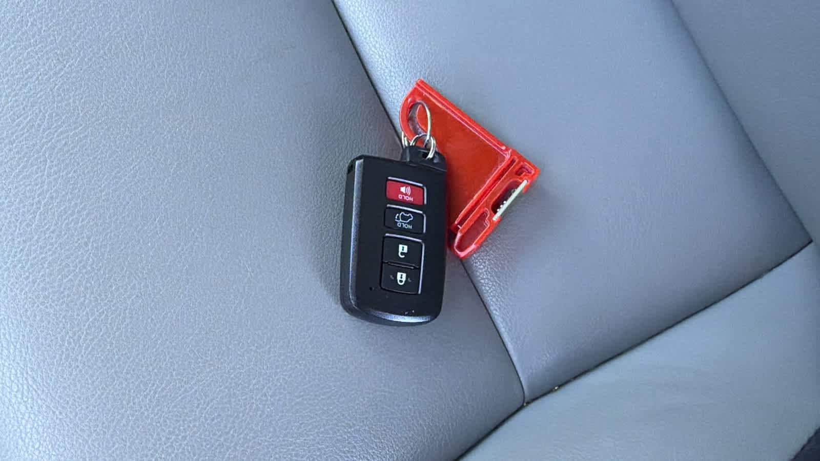 Thumbnail: 2018 Toyota RAV4 - 20