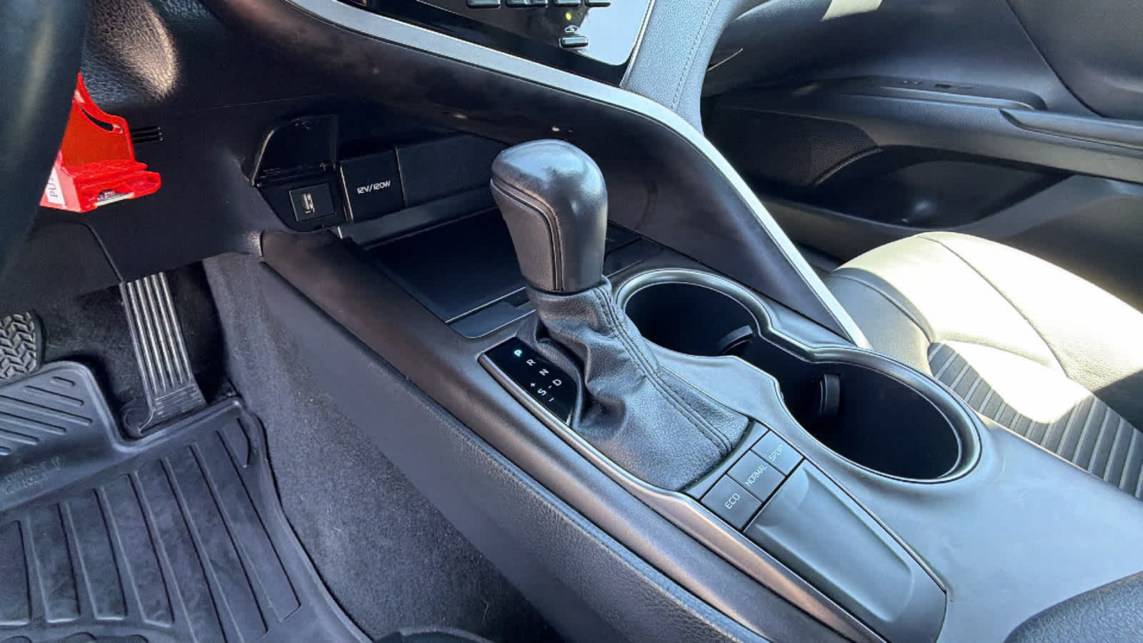 Thumbnail: 2023 Toyota Camry - 12