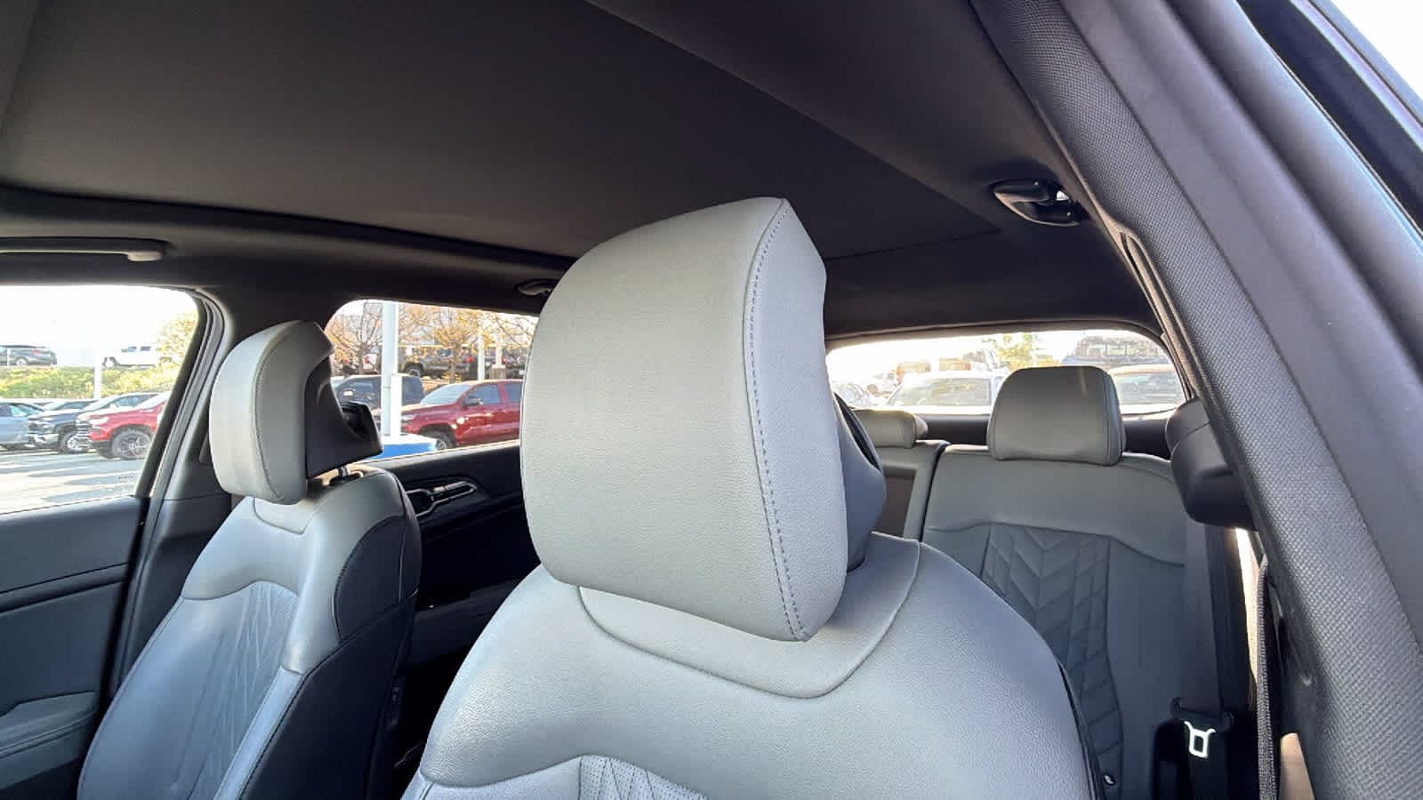 Thumbnail: 2023 Kia Sportage - 11