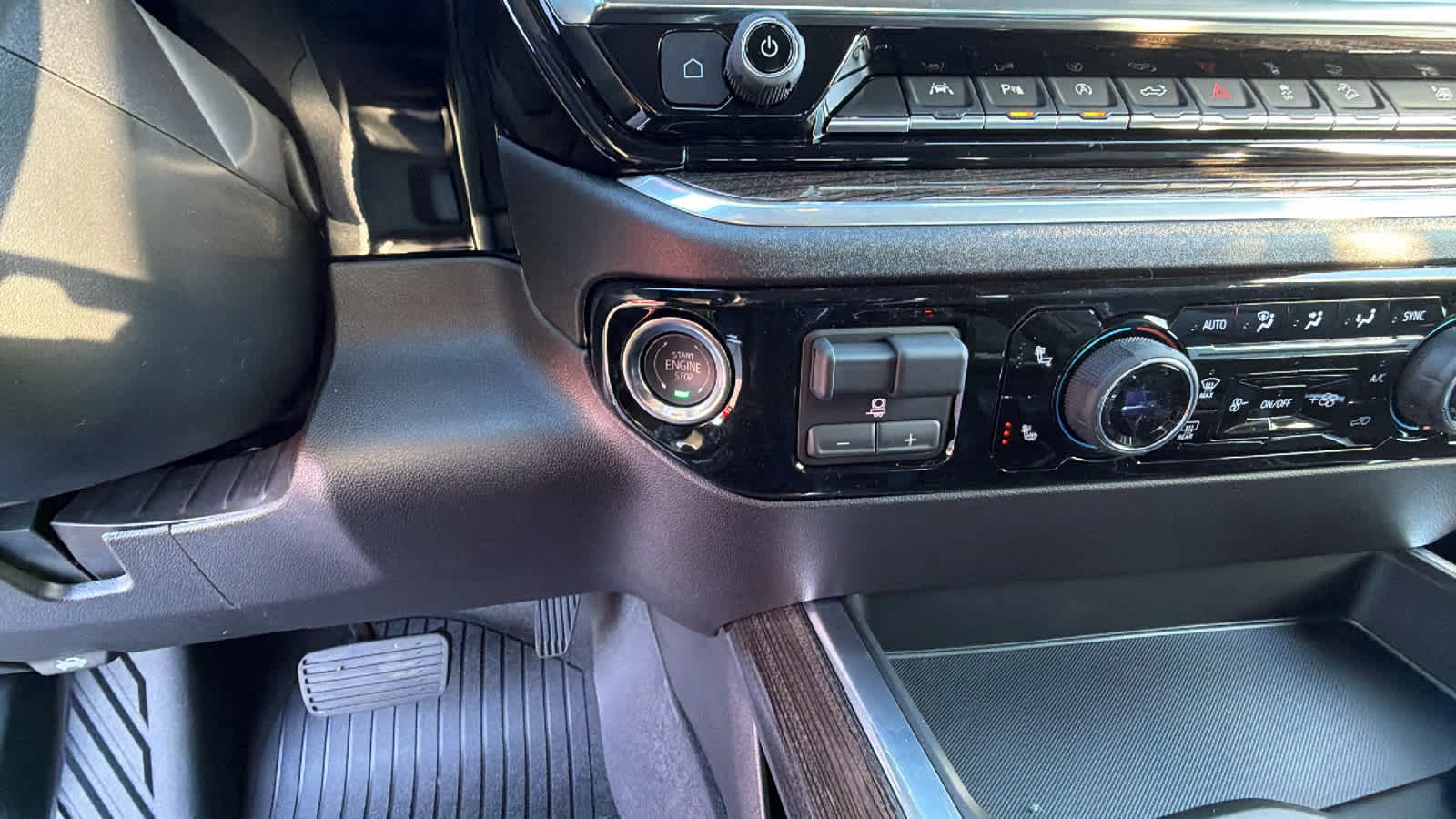 Thumbnail: 2026 Chevrolet Silverado 1500 - 17