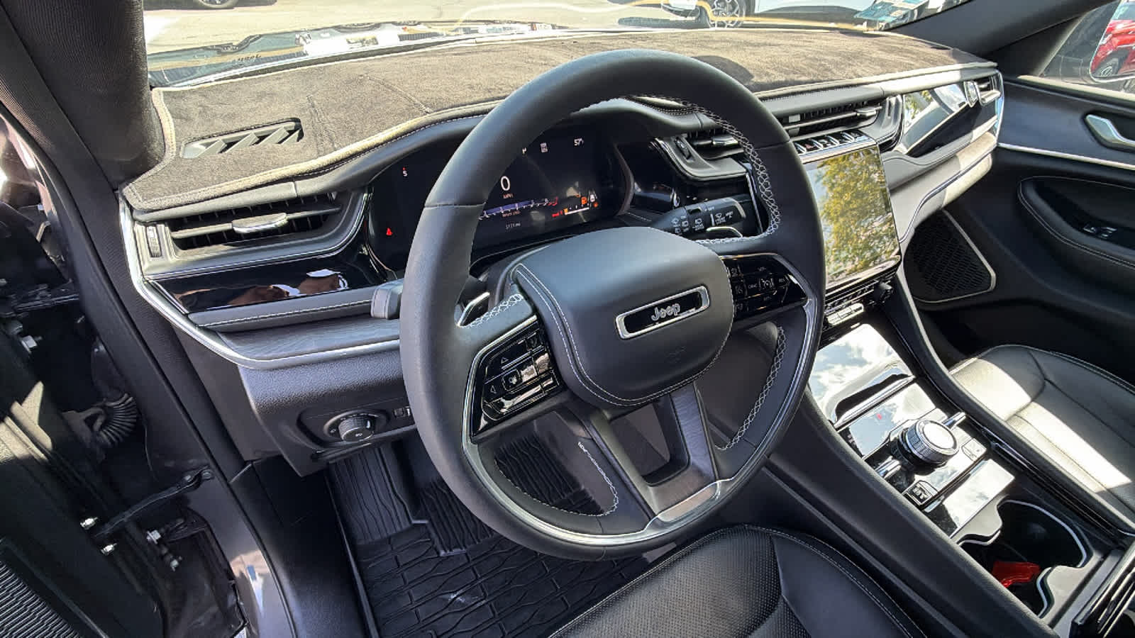 Thumbnail: 2024 Jeep Grand Cherokee - 10
