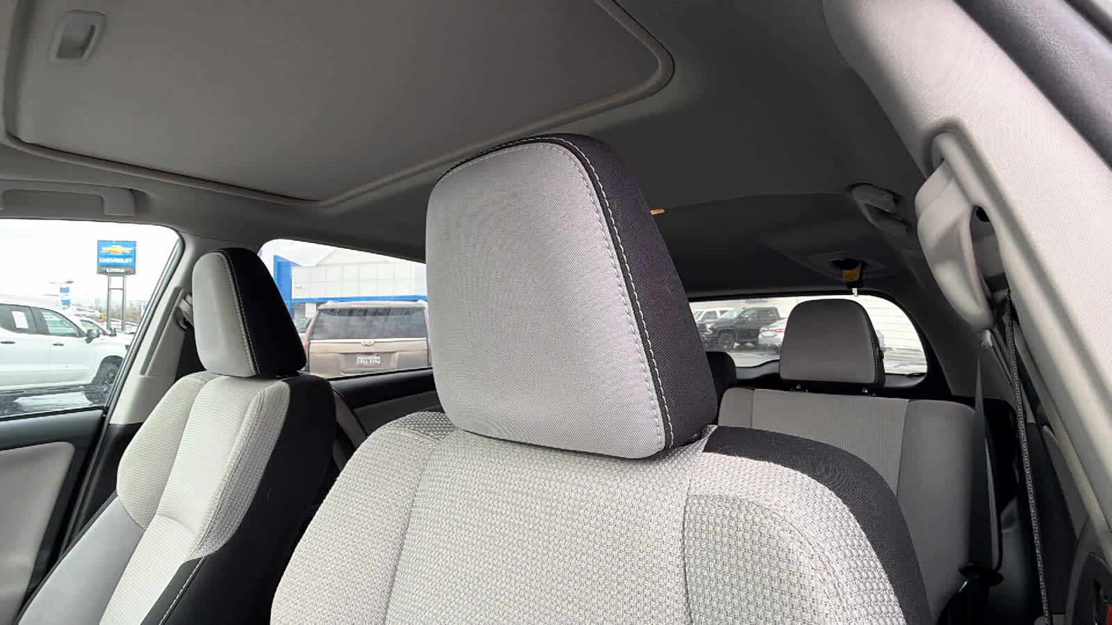 Thumbnail: 2018 Toyota RAV4 - 11